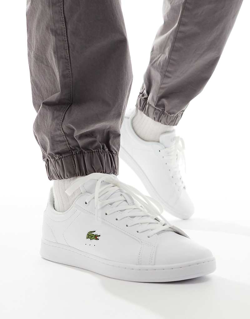 

Белые кроссовки Lacoste carnaby pro bl23 1 sma