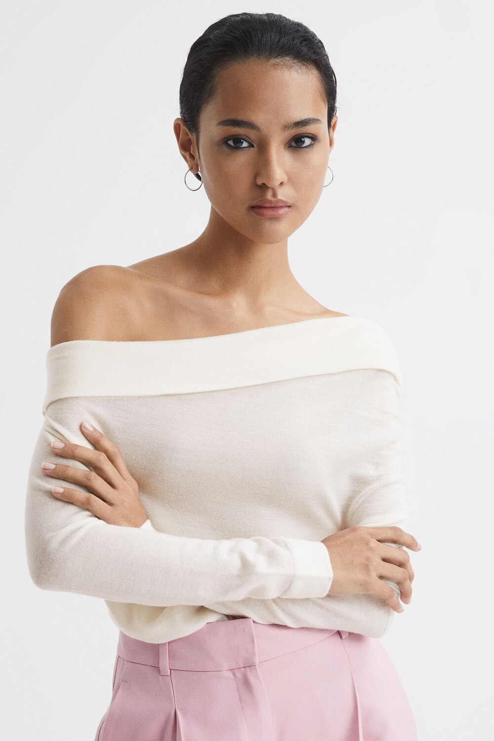 

Шерстяная блузка Gracey с открытыми плечами Reiss, бежевый