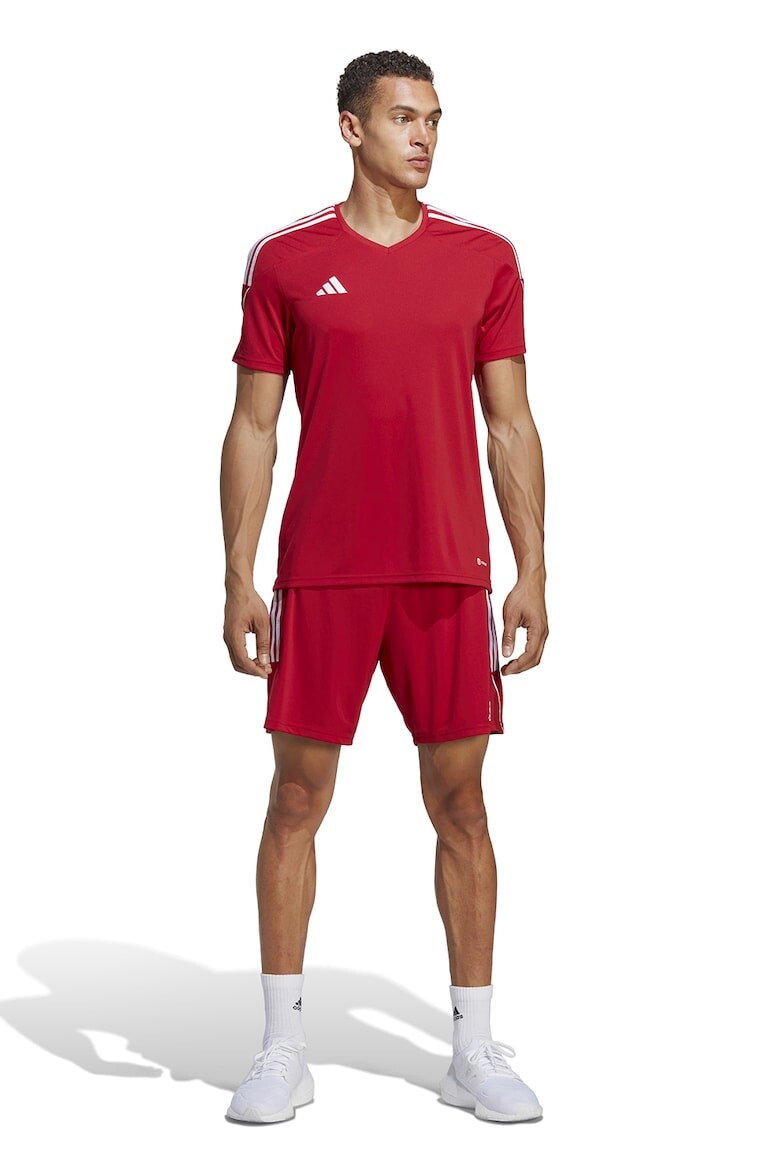 

Футбольные шорты Tiro 23 с контрастами по бокам Adidas Performance, красный