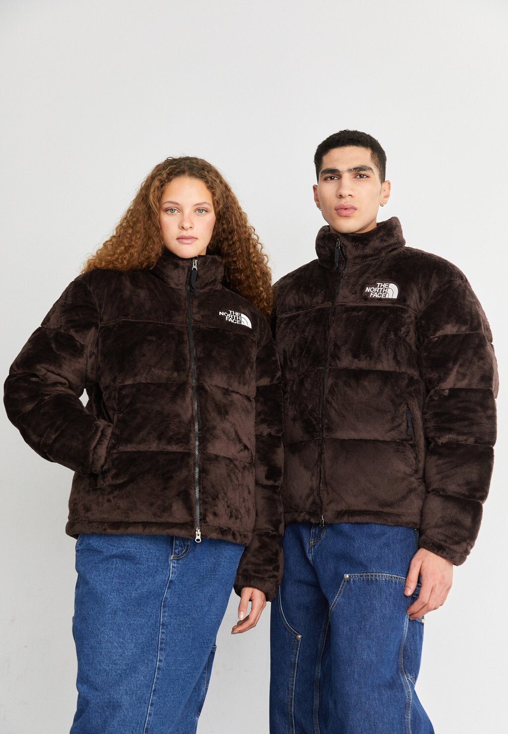 

Куртка The North Face КУРТКА VERSA NUPTSE UNISEX, цвет coal brown