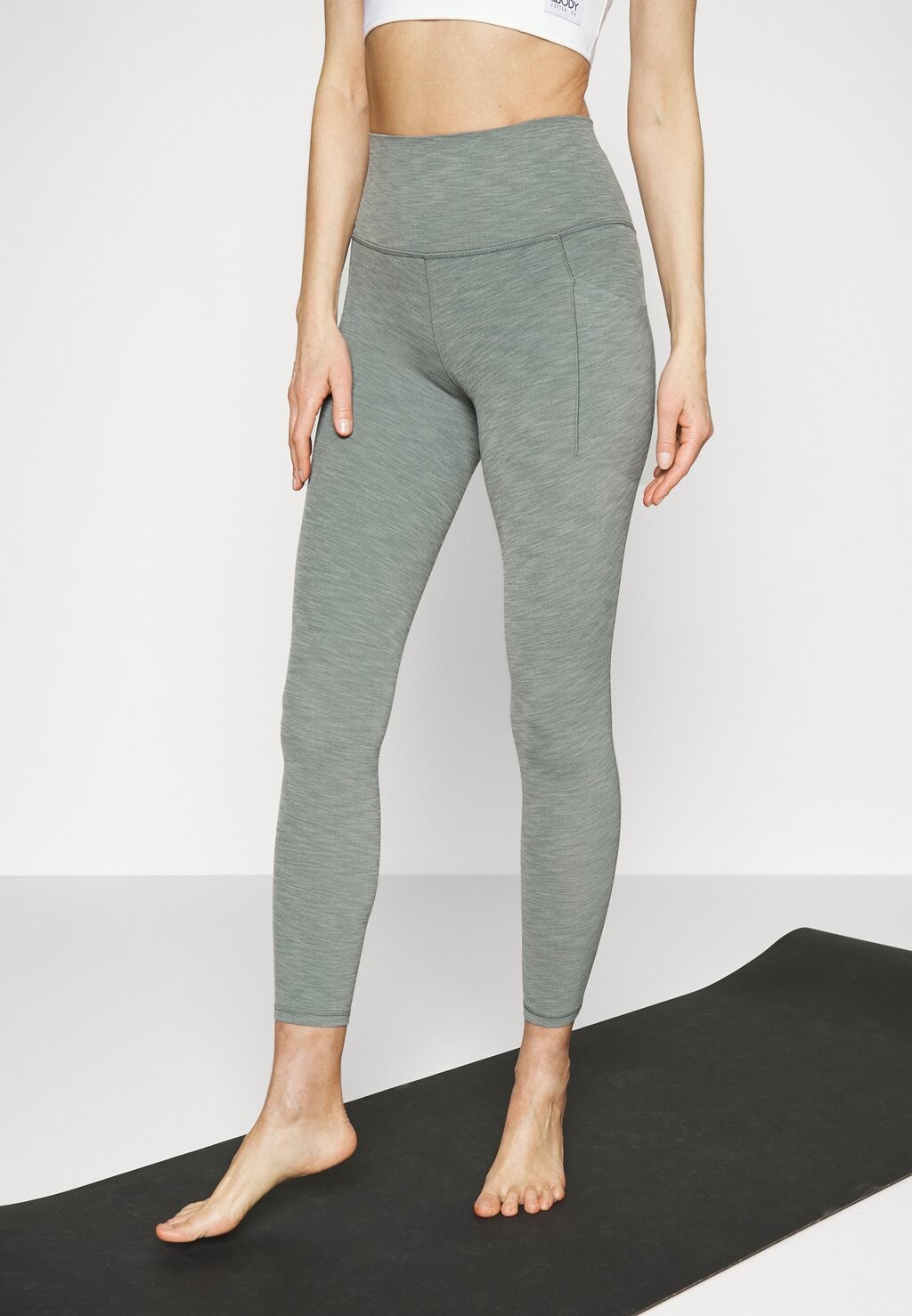 

Тайтсы Athleta, Серый
