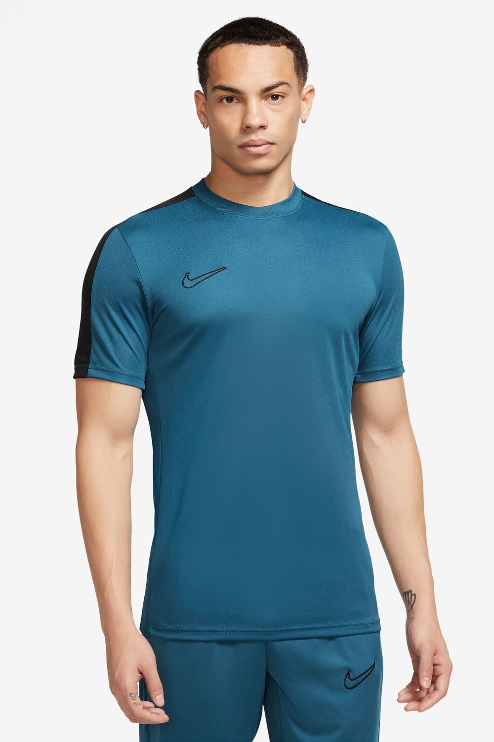 

Тренировочная футболка Dri-FIT Academy Nike, черный