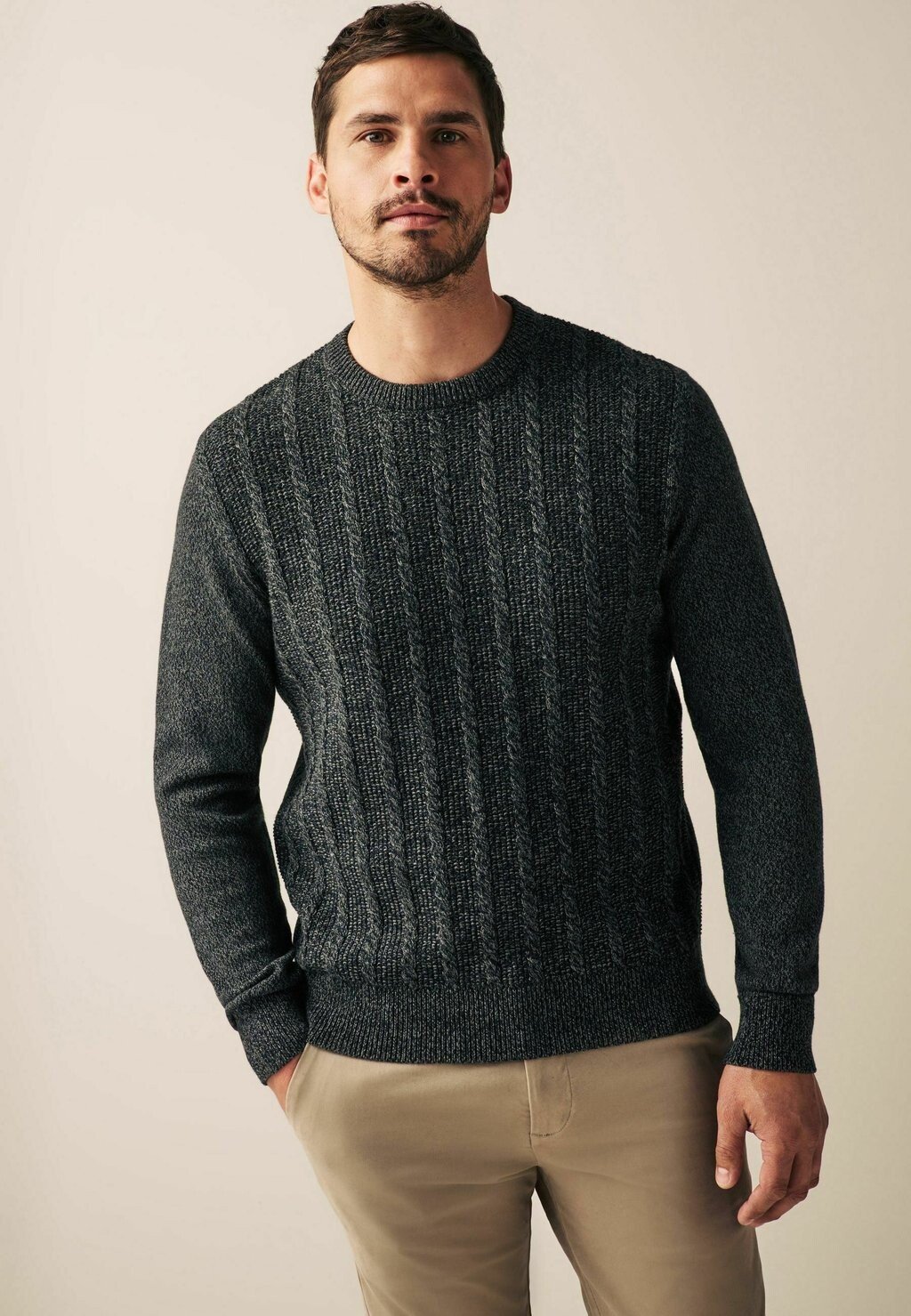 

Вязаный свитер TWIST CABLE CREW Next, цвет charcoal grey