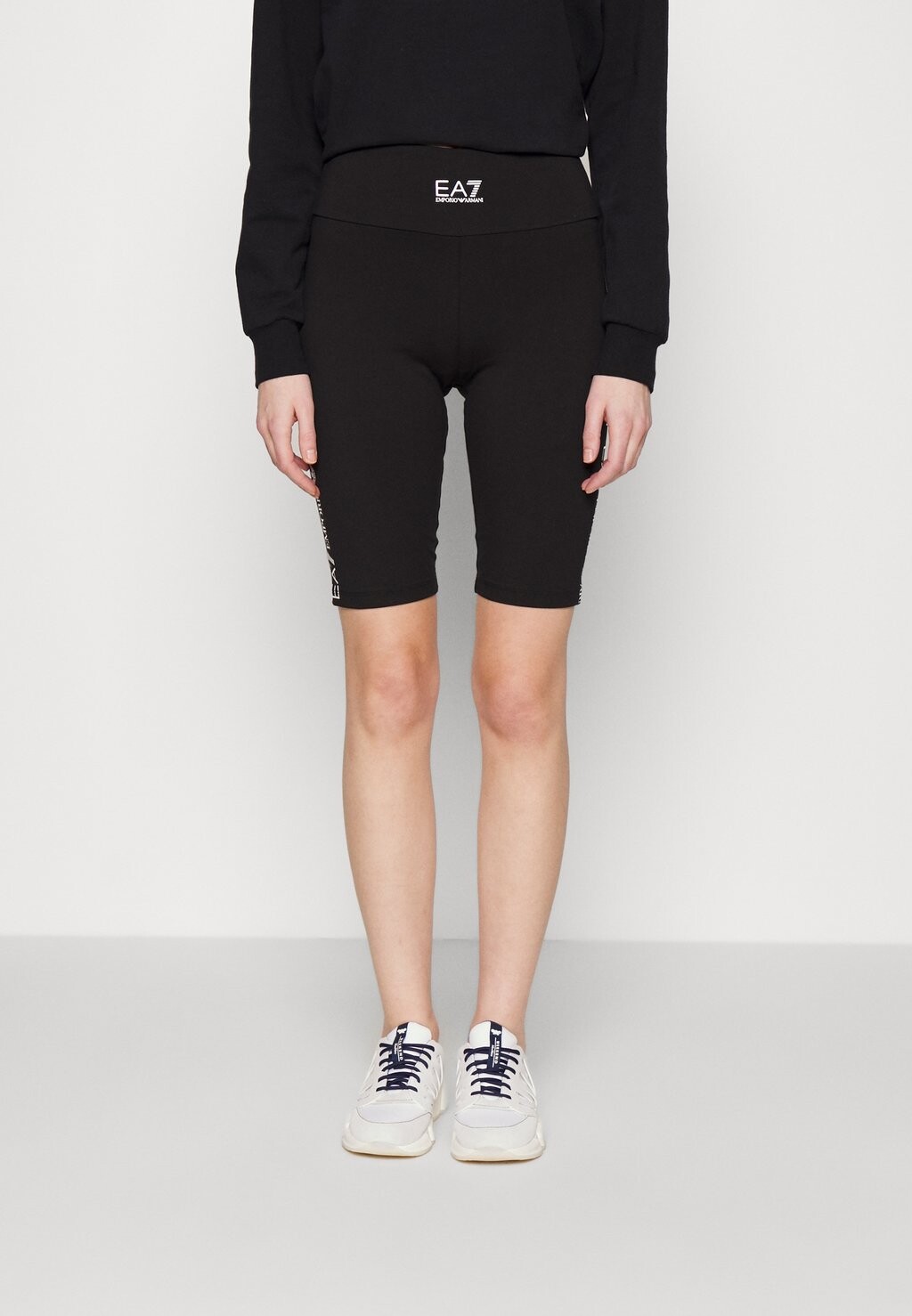 

Шорты Armani Emporio, черно-белый