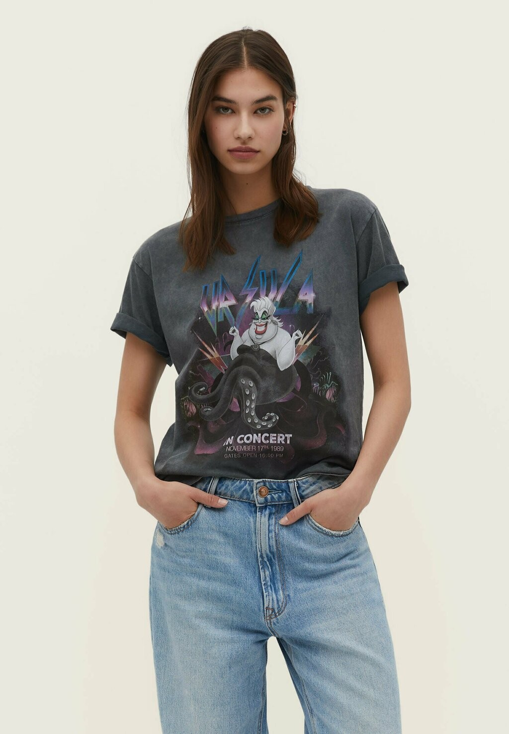

Футболка с принтом Stradivarius, темно-серый