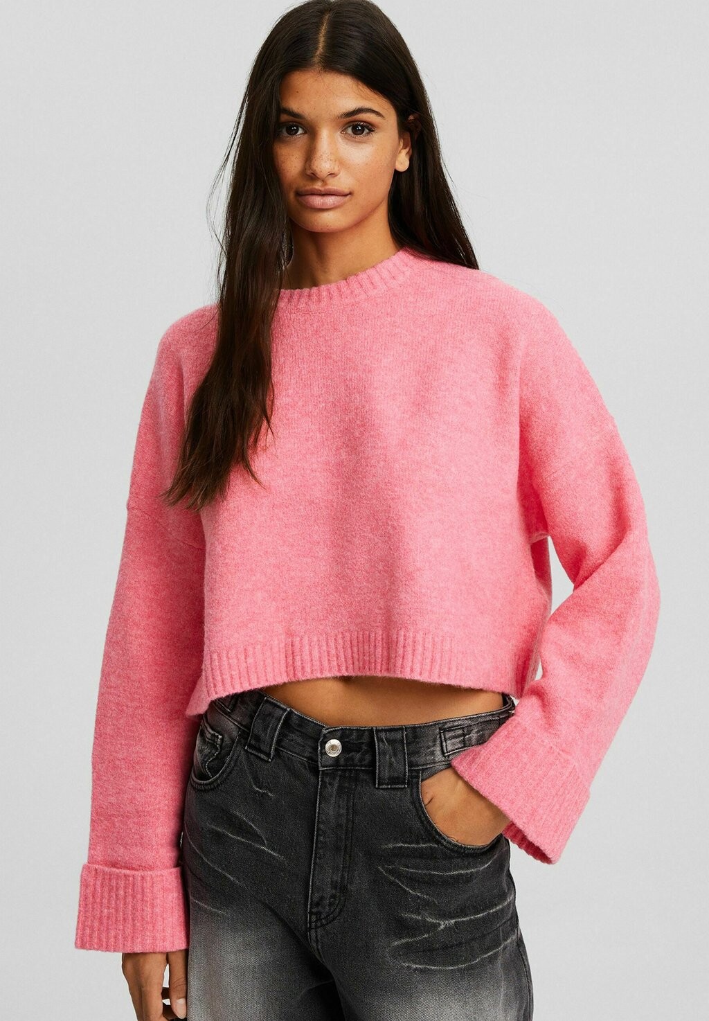 

Свитер Round Neck Cropped Bershka, цвет light pink