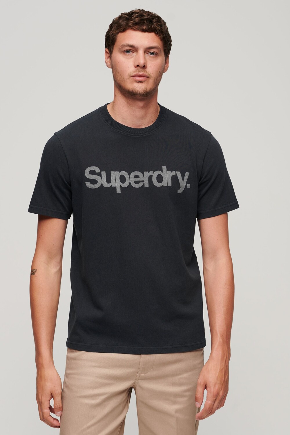 

Свободная футболка с логотипом города Core Superdry, черный