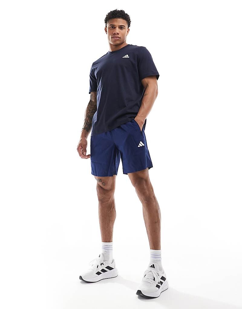 

adidas Performance — Essentials — синяя футболка из джерси с небольшим вышитым логотипом