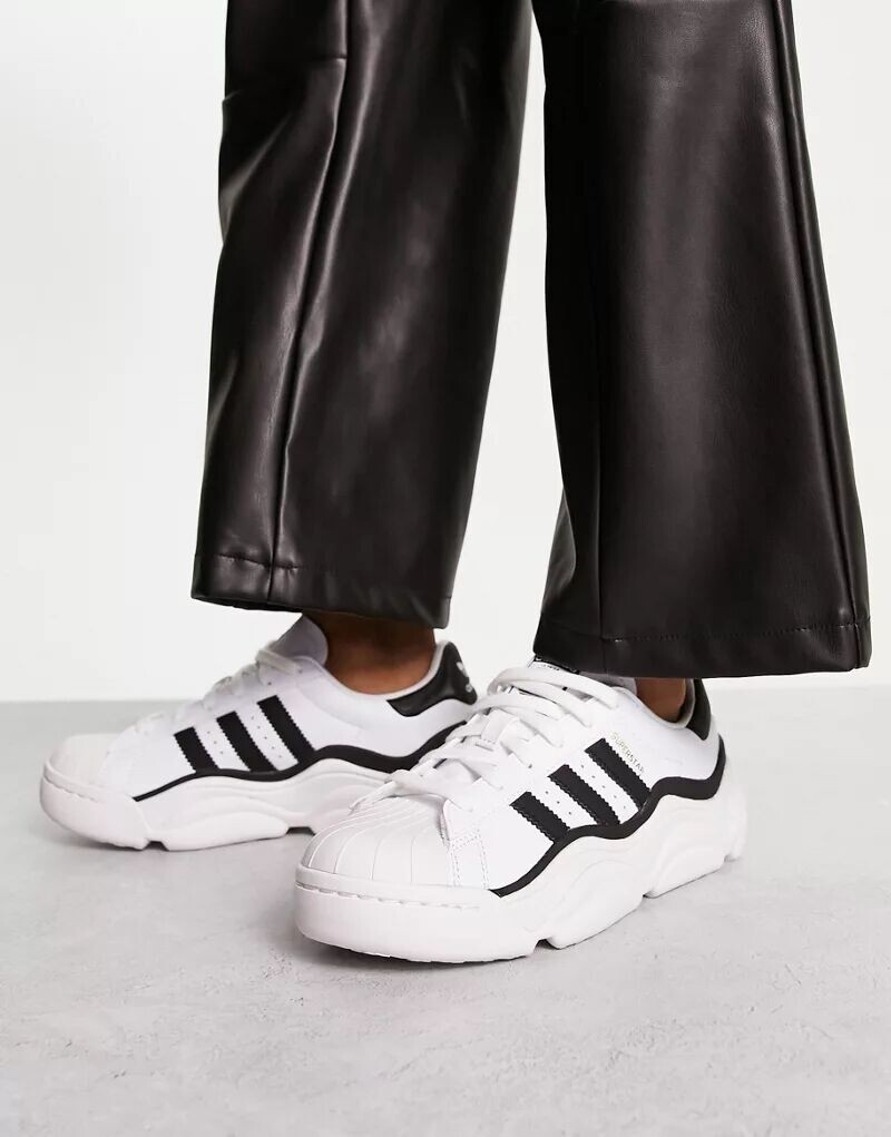 

Бело-черные кроссовки adidas Originals Superstar Millencon на толстой подошве, Серый