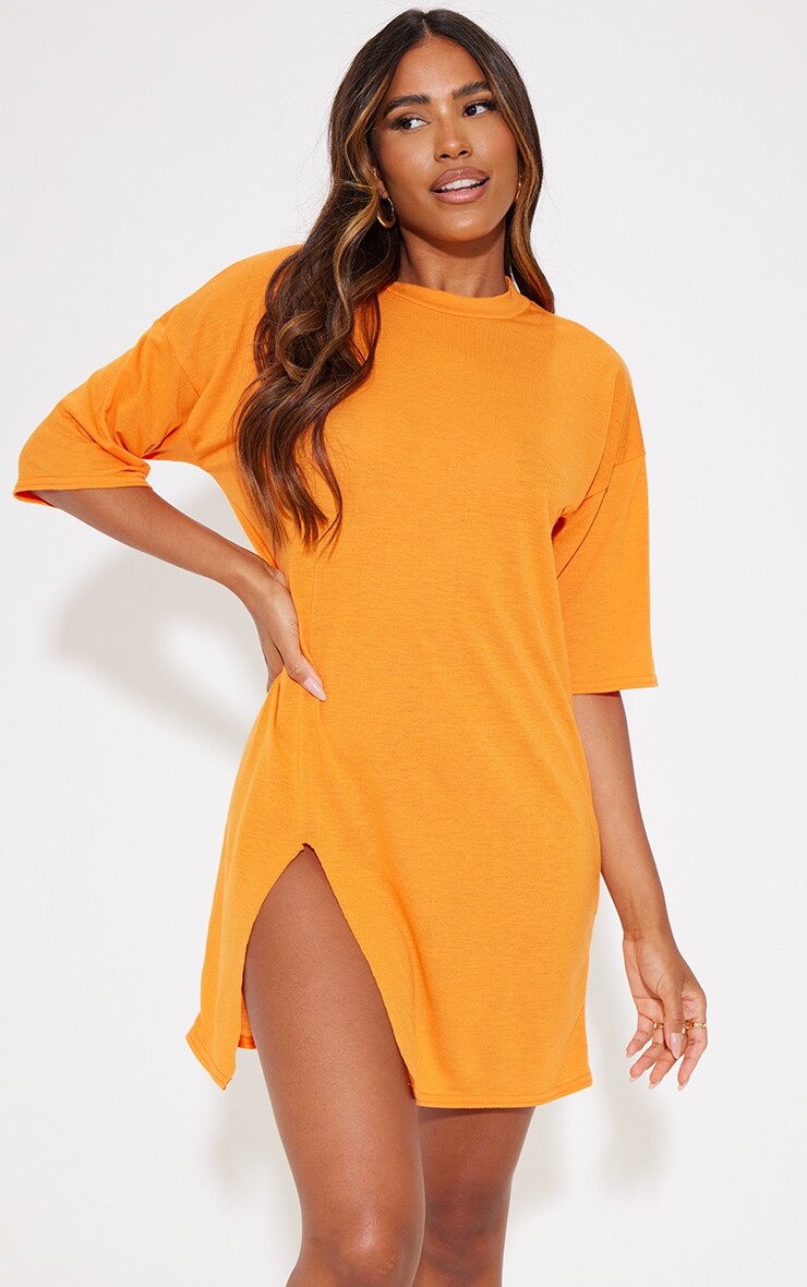 

PrettyLittleThing Ярко-оранжевое свободное платье-футболка-бойфренд с разрезом, Оранжевый