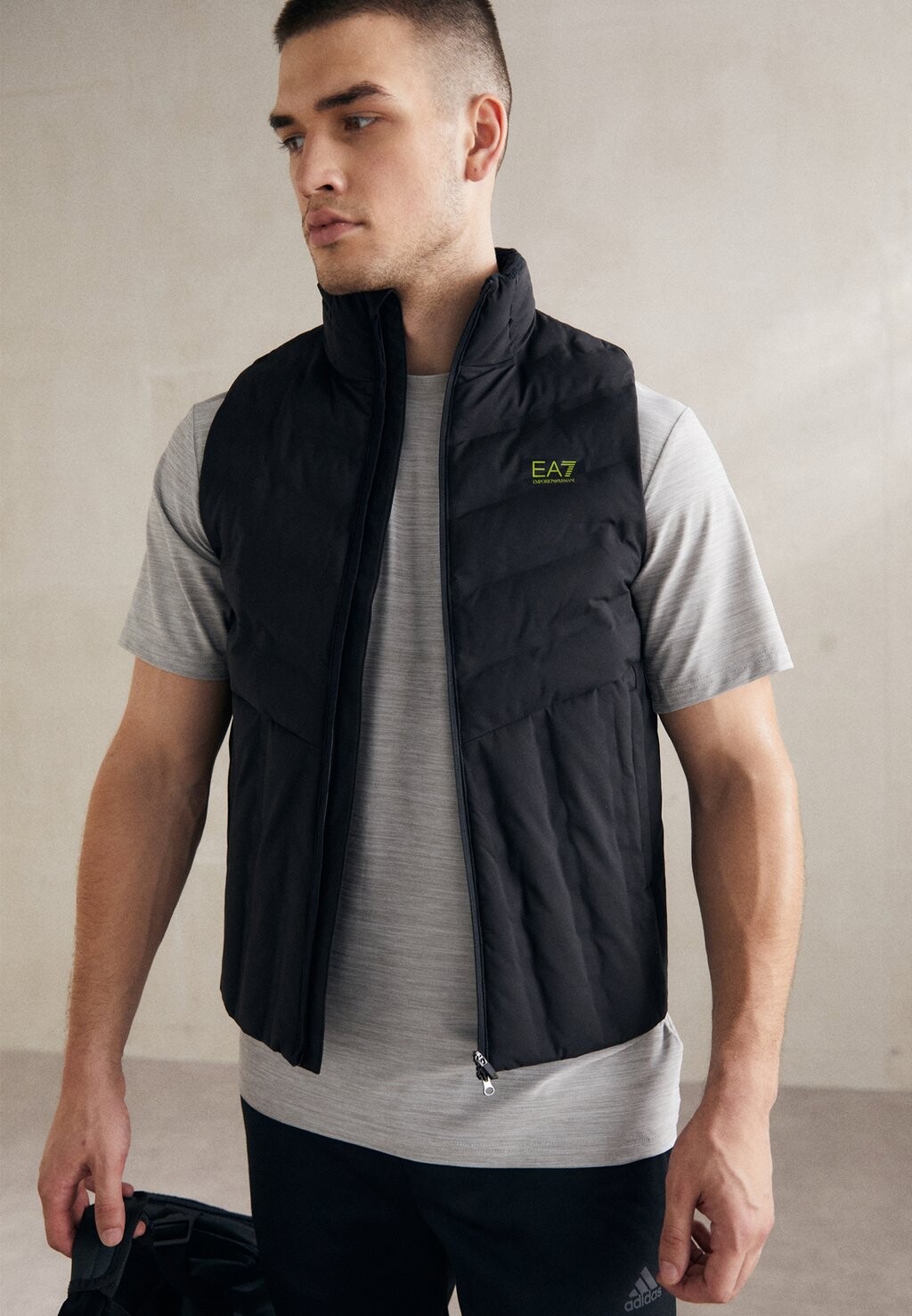 

Жилет EA7 Emporio Armani ФУРОР, черный