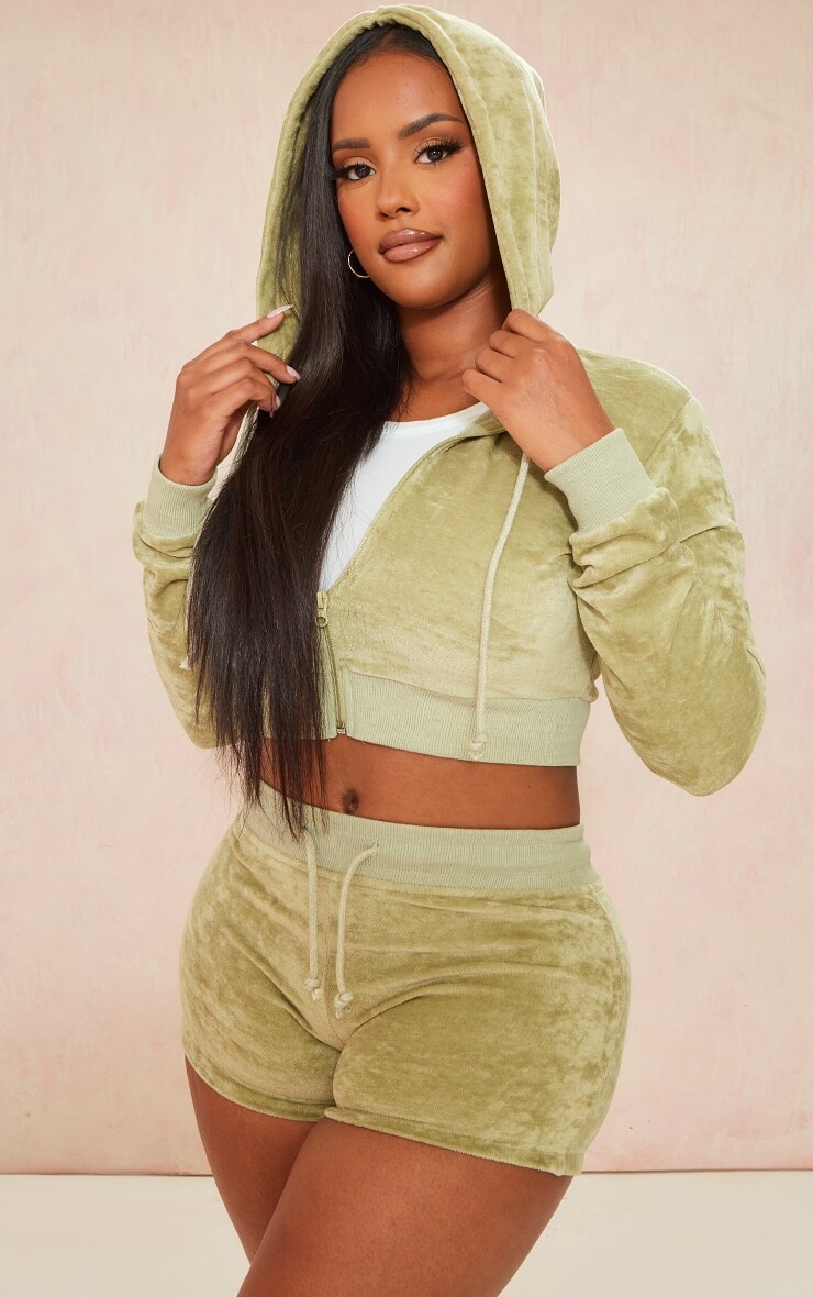 

PrettyLittleThing Велюровый укороченный худи цвета хаки