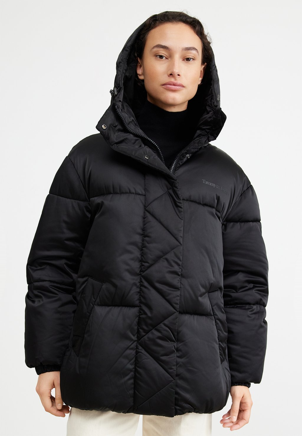 

Куртка Tommy Jeans OVR PUFFER, черный