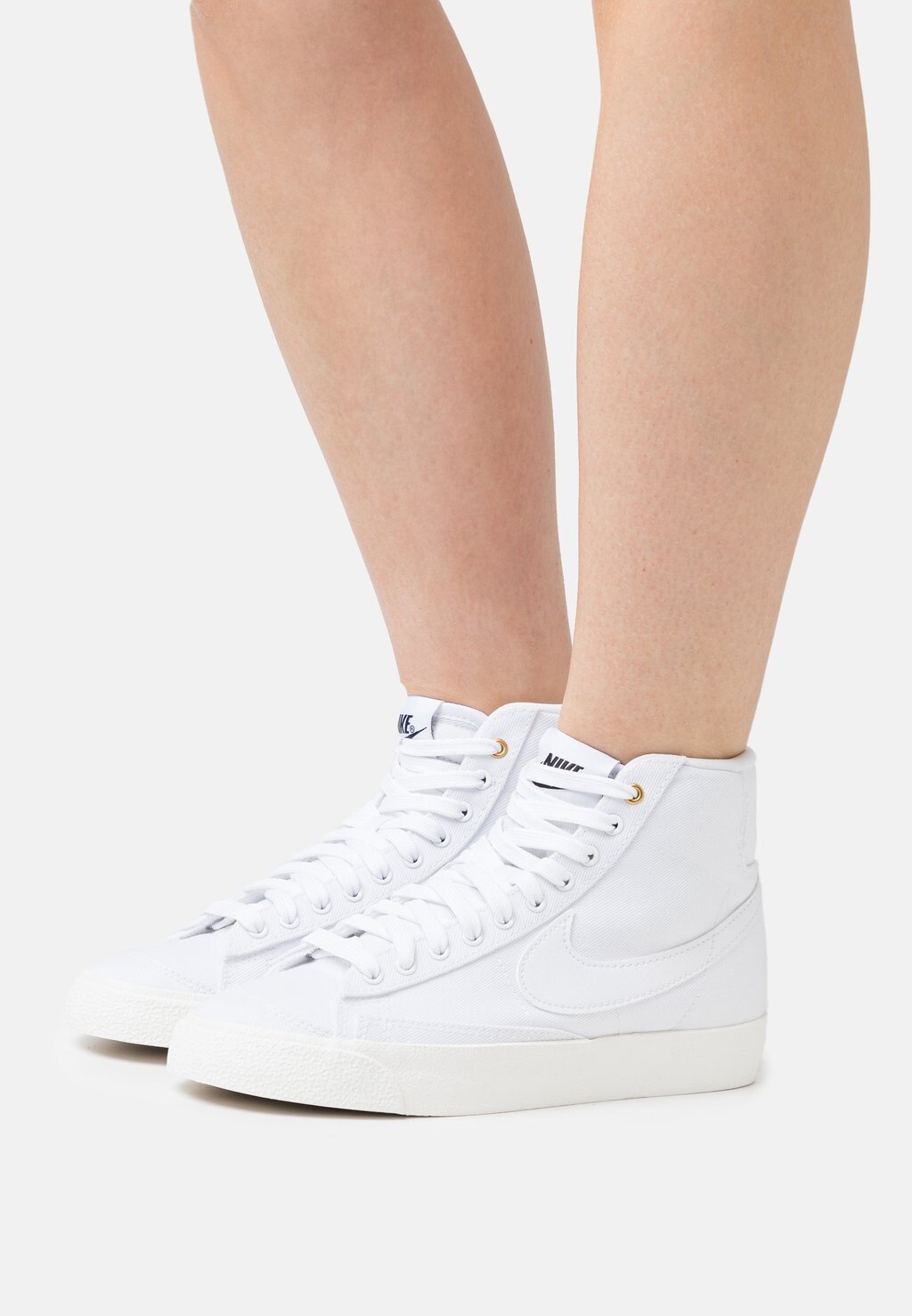 

Высокие кроссовки Nike