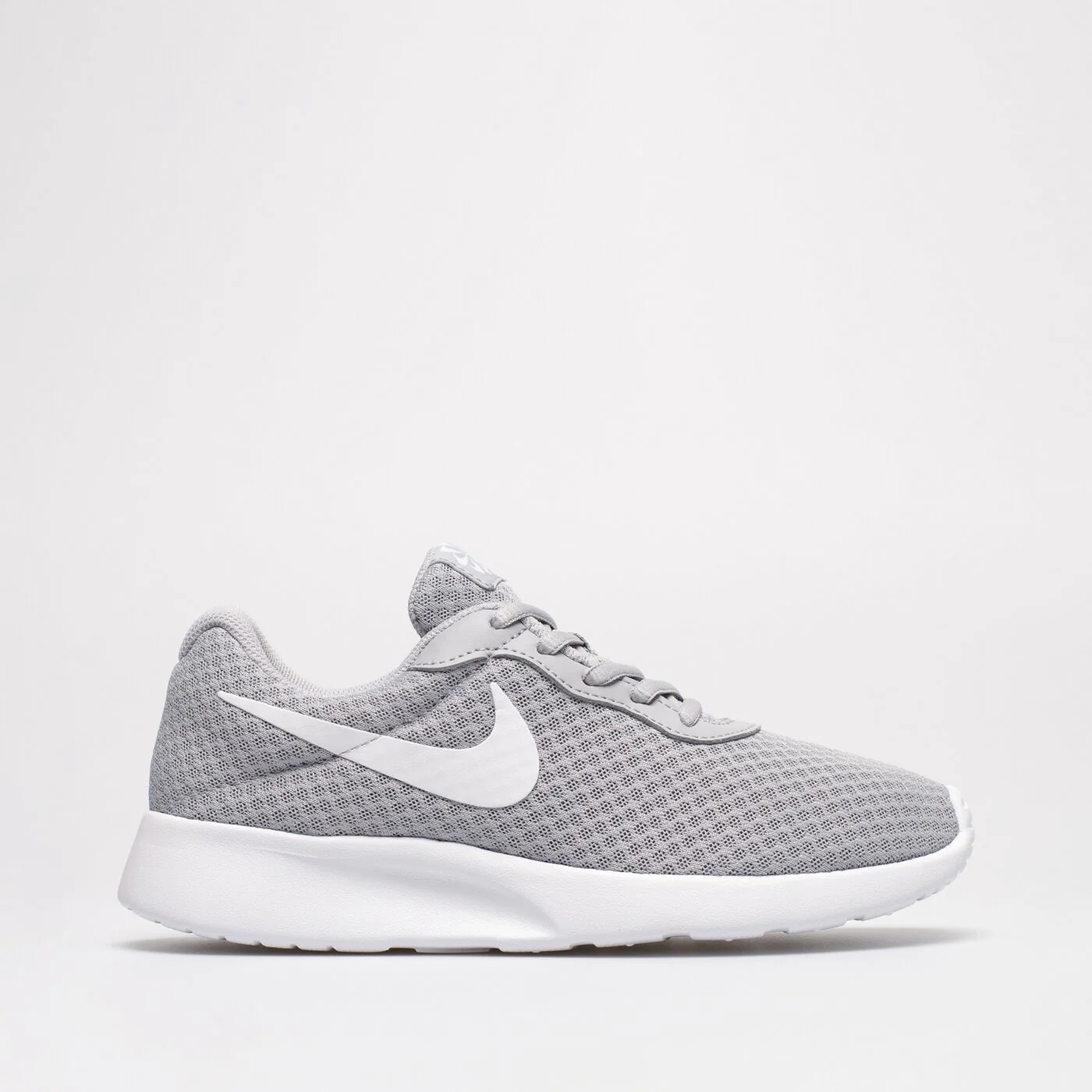 цена Кроссовки Nike Tanjun, серый