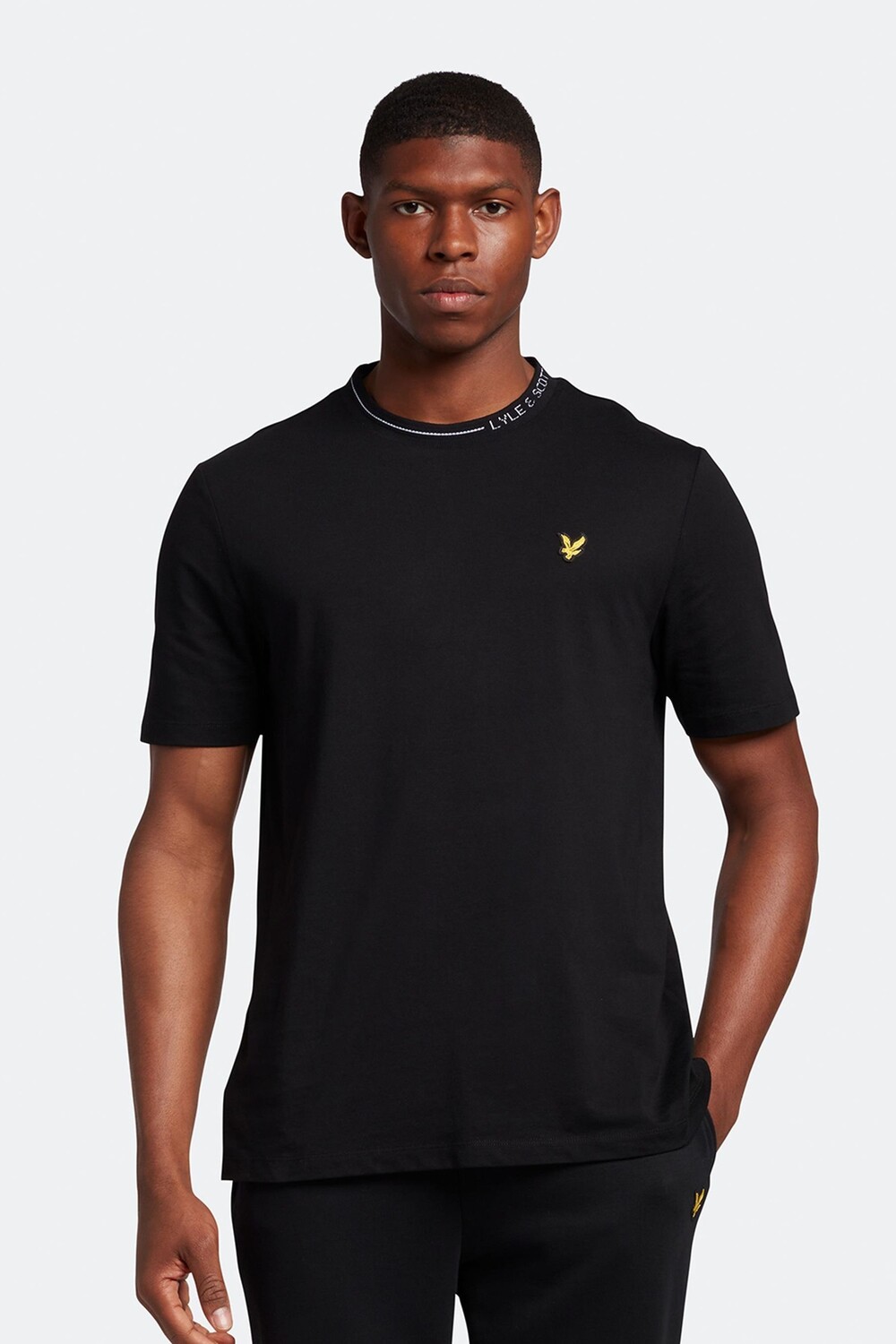 

Черная футболка Ringer с подписью Lyle & Scott, черный