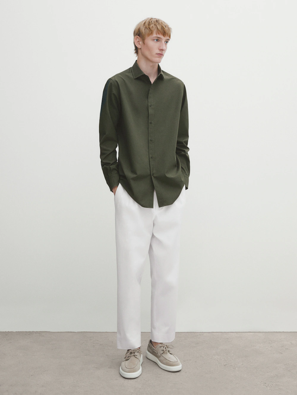 

Рубашка облегающего кроя из экстра-тонкого хлопка barré Massimo Dutti, зеленый