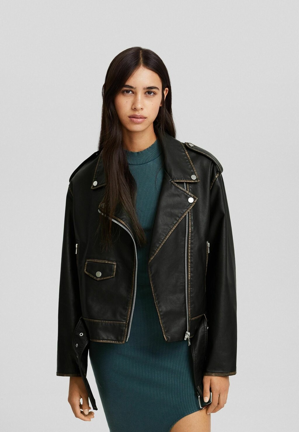 

Куртка из искусственной кожи Bershka