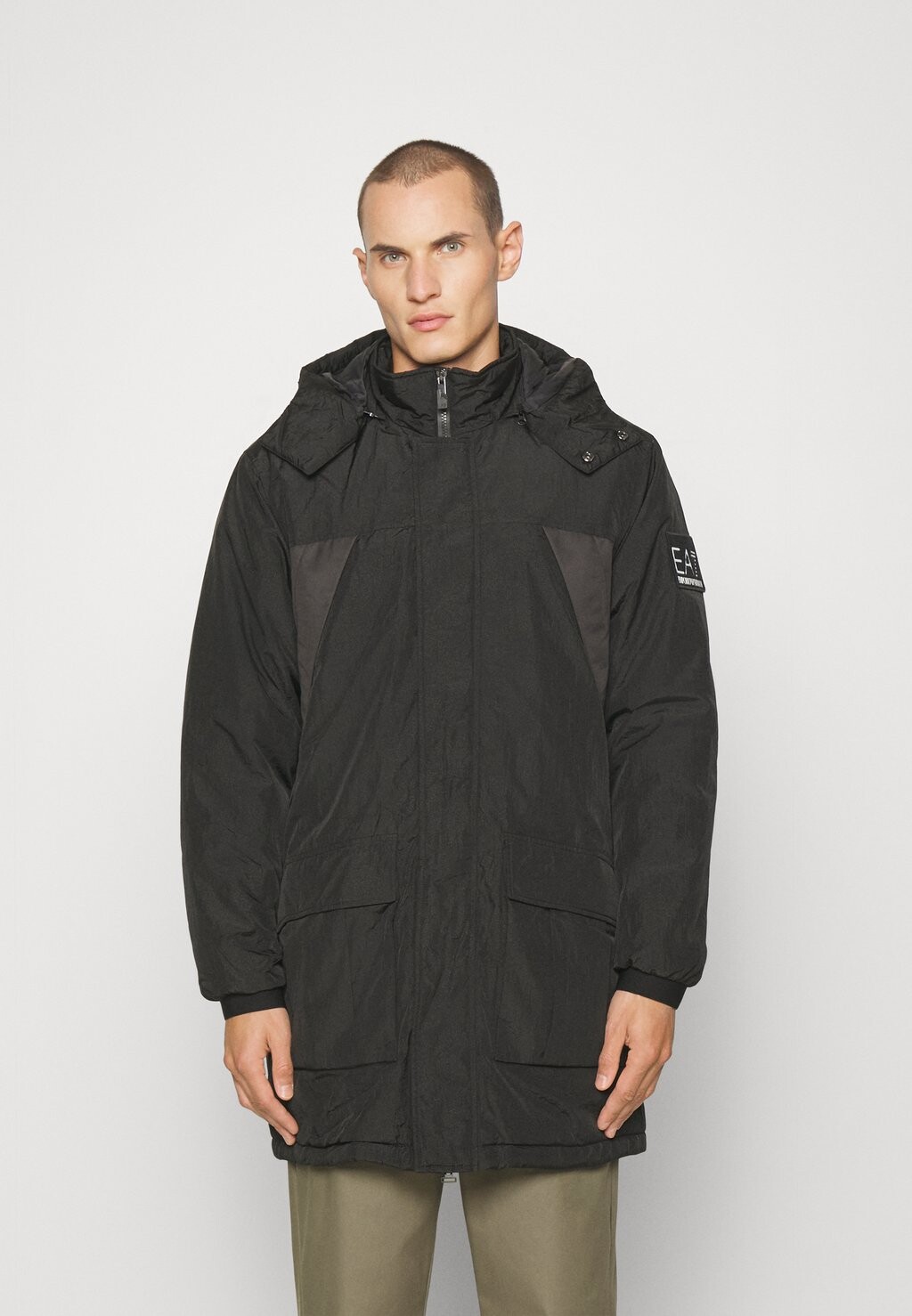 

Зимнее пальто Caban EA7 Emporio Armani, черный