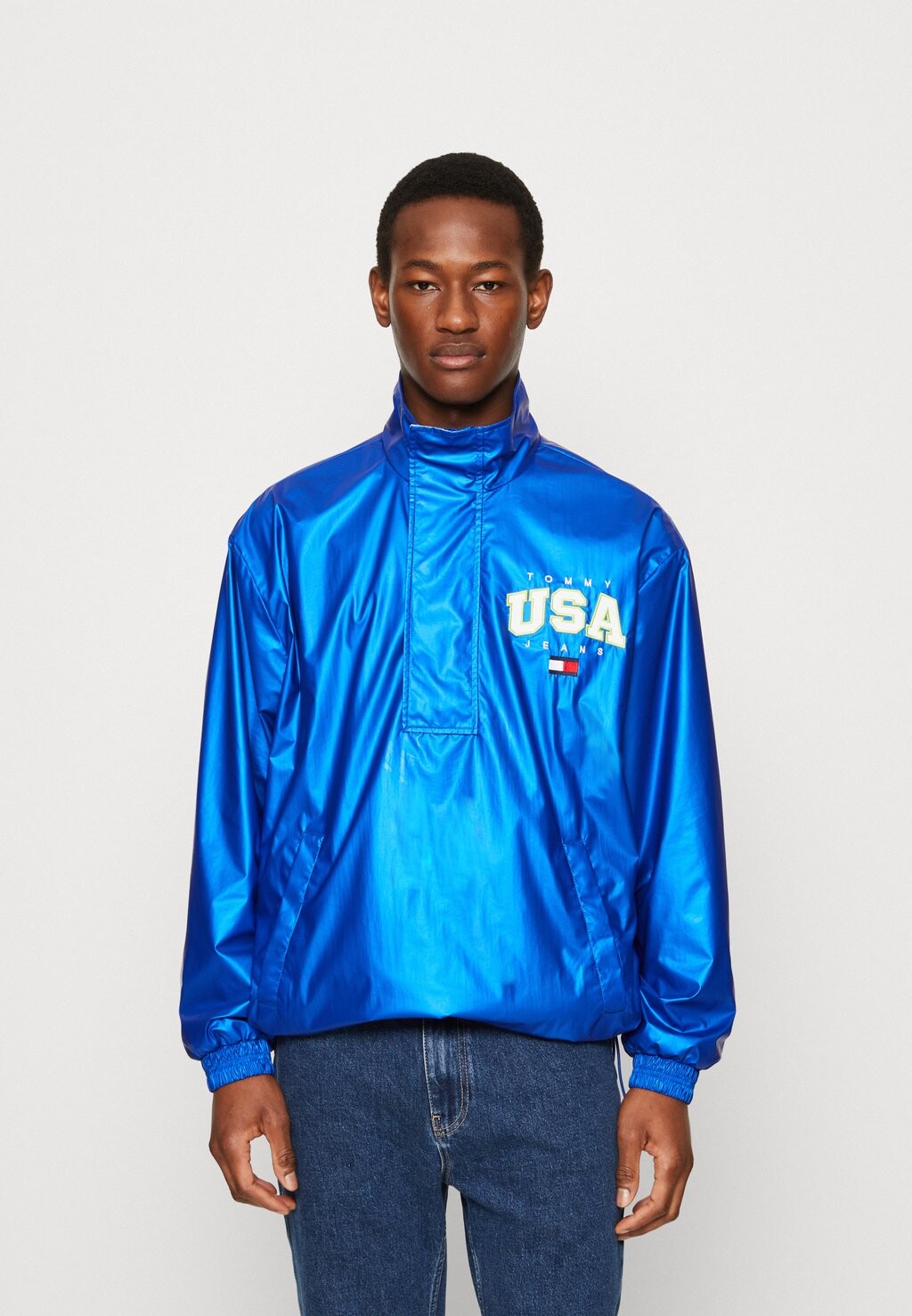 

Ветровка Tommy Jeans
