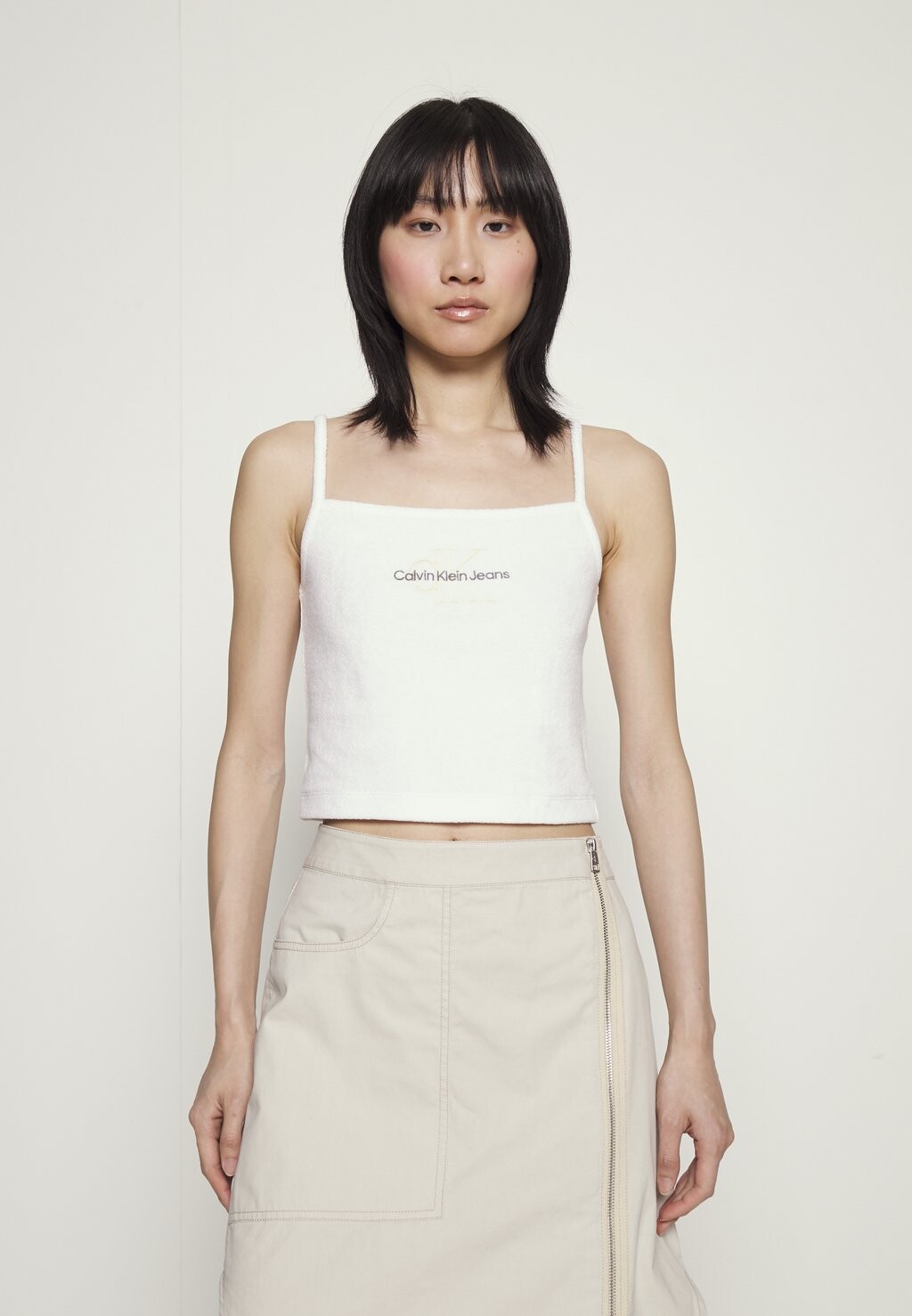 

Топ Strappy Calvin Klein Jeans, цвет bright white