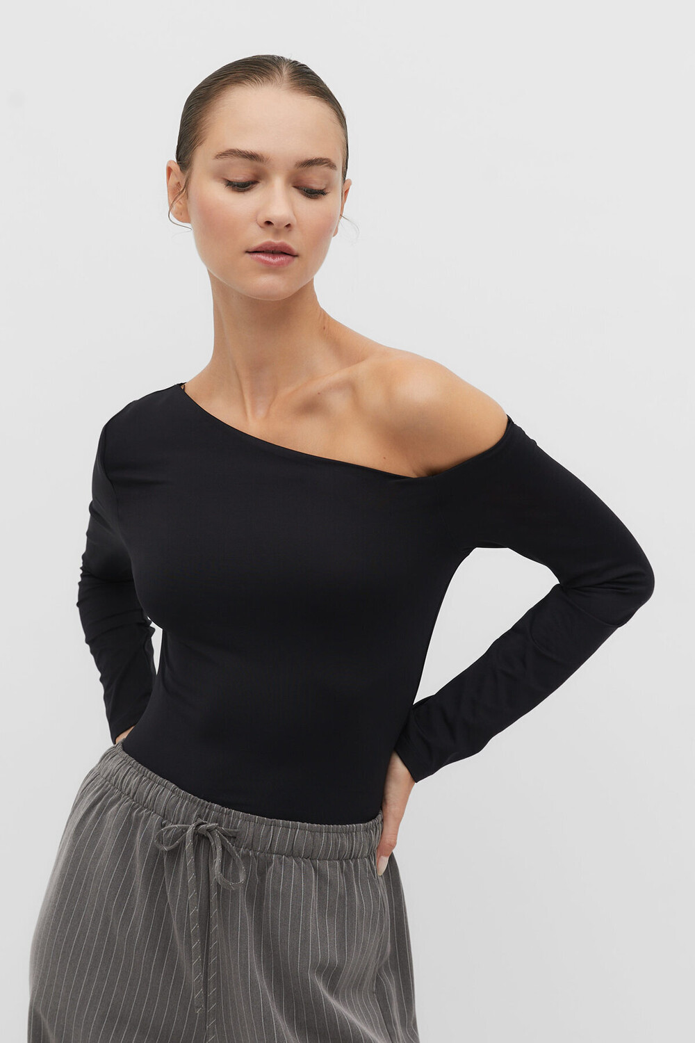 

Футболка из полиамида Stradivarius, черный
