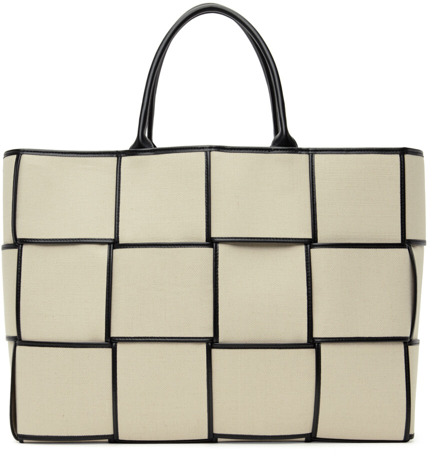 

Большая бежевая сумка-тоут Arco Bottega Veneta