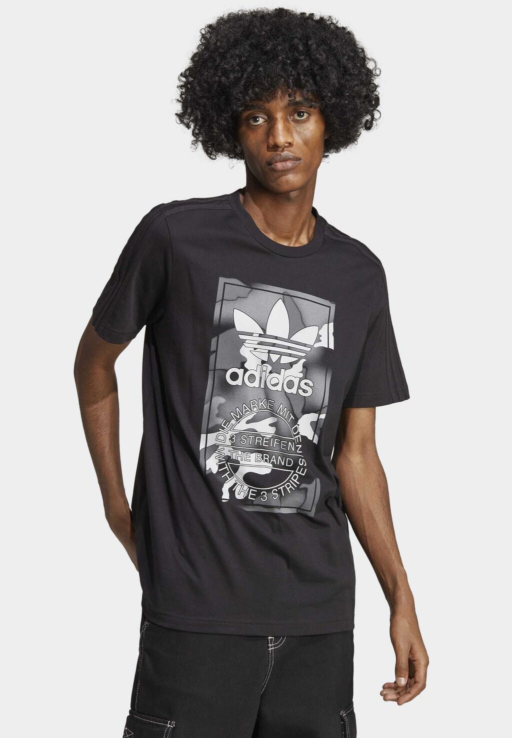

Футболка с принтом adidas Originals, черный