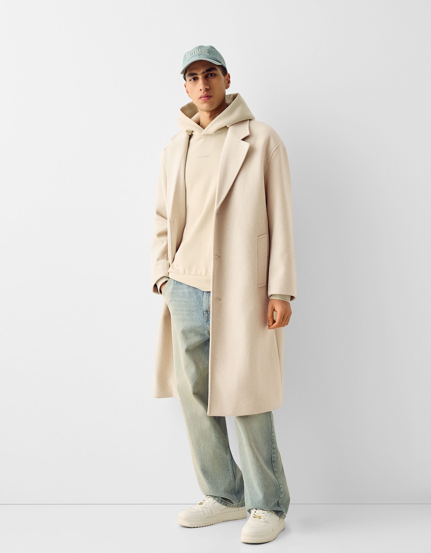 Пальто комфортного стиля Bershka, песочный пальто сезон стиля размер 62 164 изумрудный
