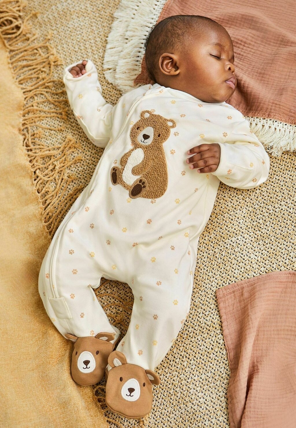 

Комбинезон BEAR APPLIQUE ZIP JoJo Maman Bébé, цвет cream