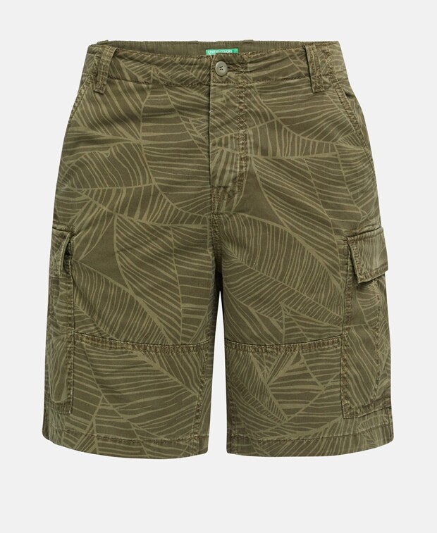 

Грузовые шорты United Colors of Benetton, хаки