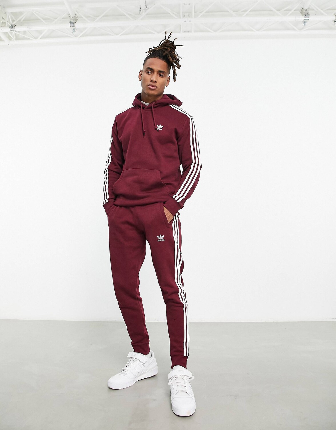 

Бордовые джоггеры с 3 полосками adidas Originals adicolor