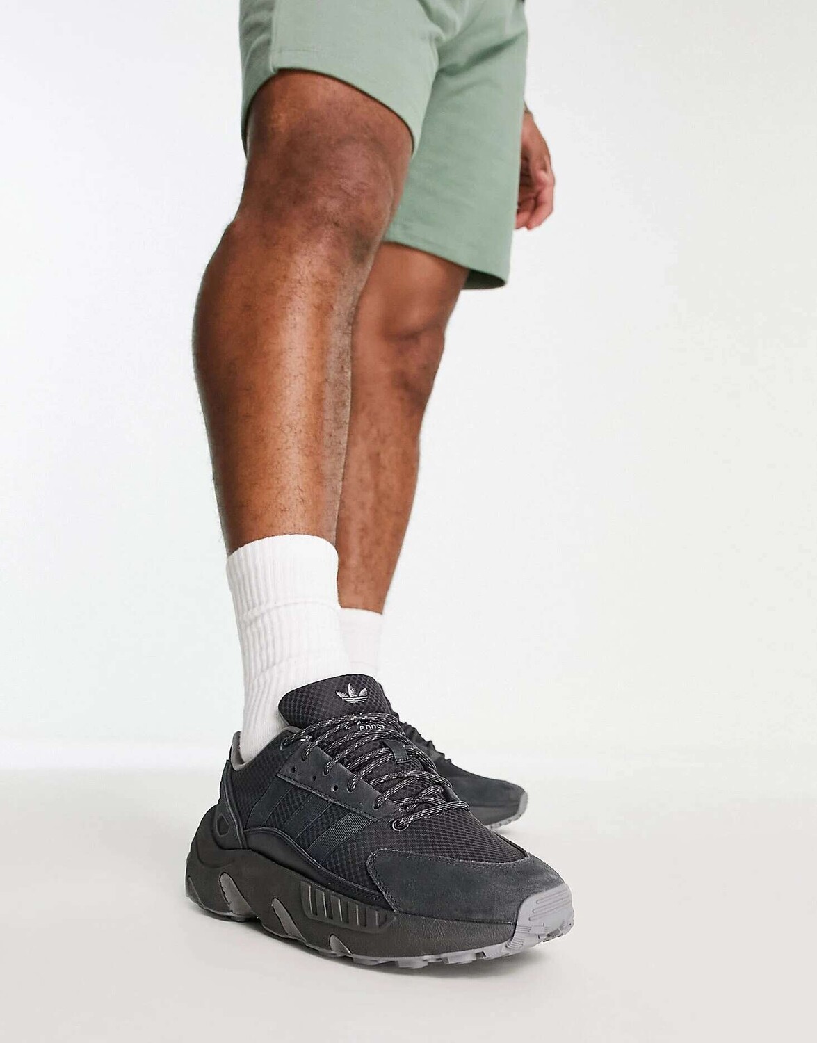 

Темно-серые кроссовки adidas Originals ZX 22 Boost