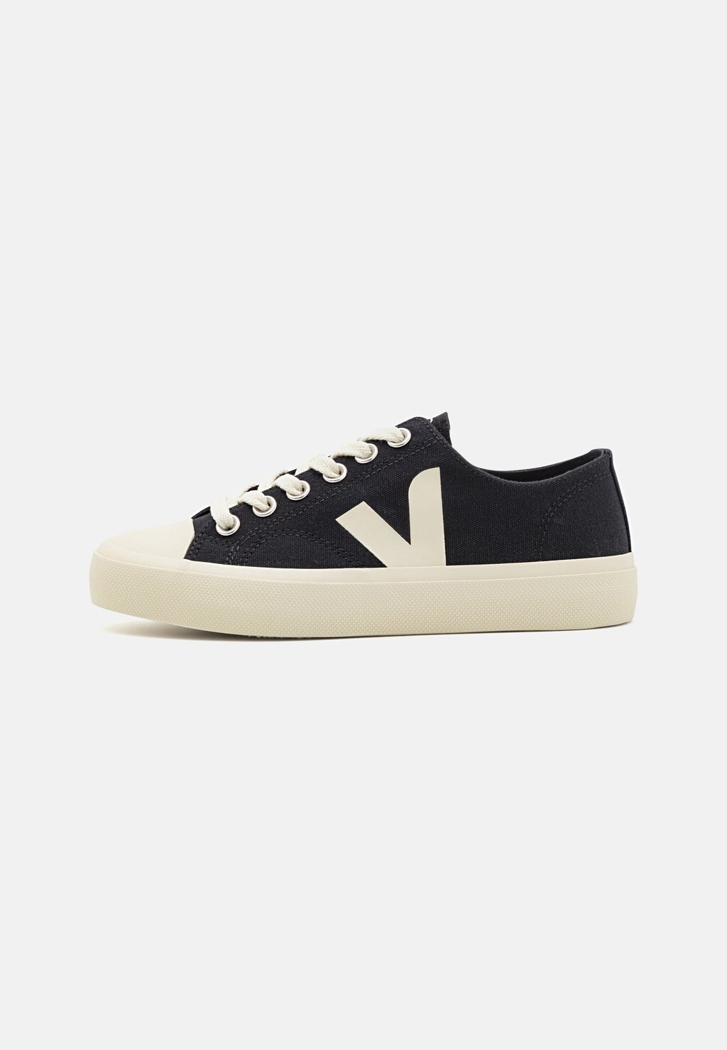 

Низкие кроссовки Wata Ii Veja, цвет black/pierre