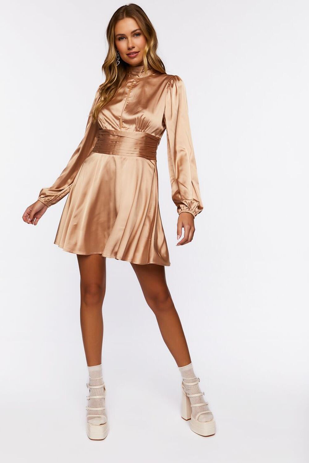 

Атласное мини-платье с защипами Forever 21