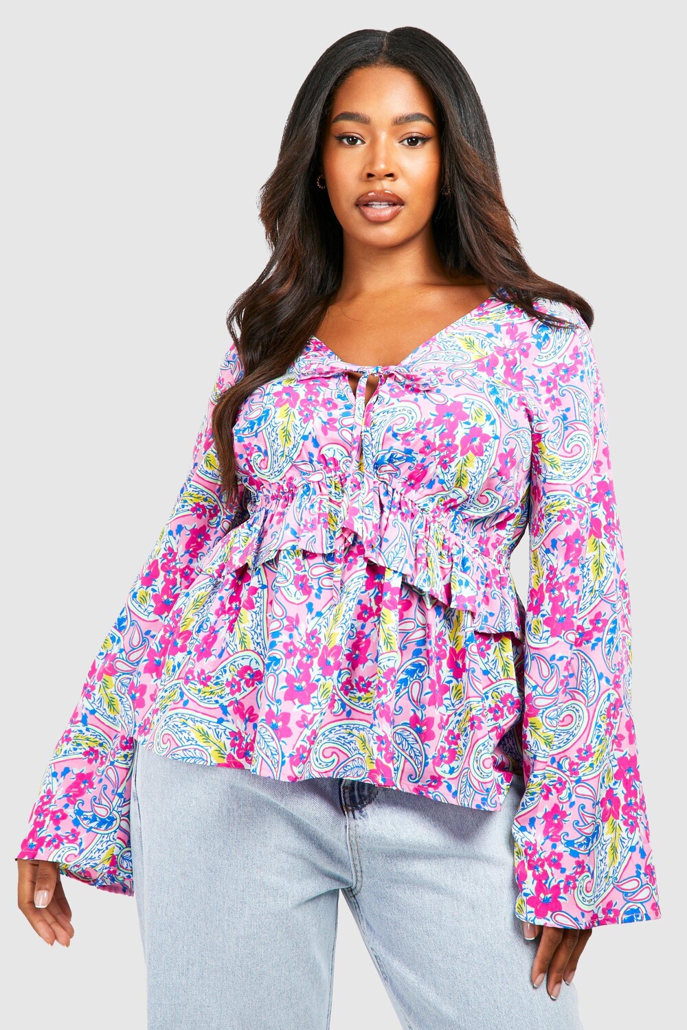 

Топ с баской и рубками пейсли пейсли Boohoo, розовый