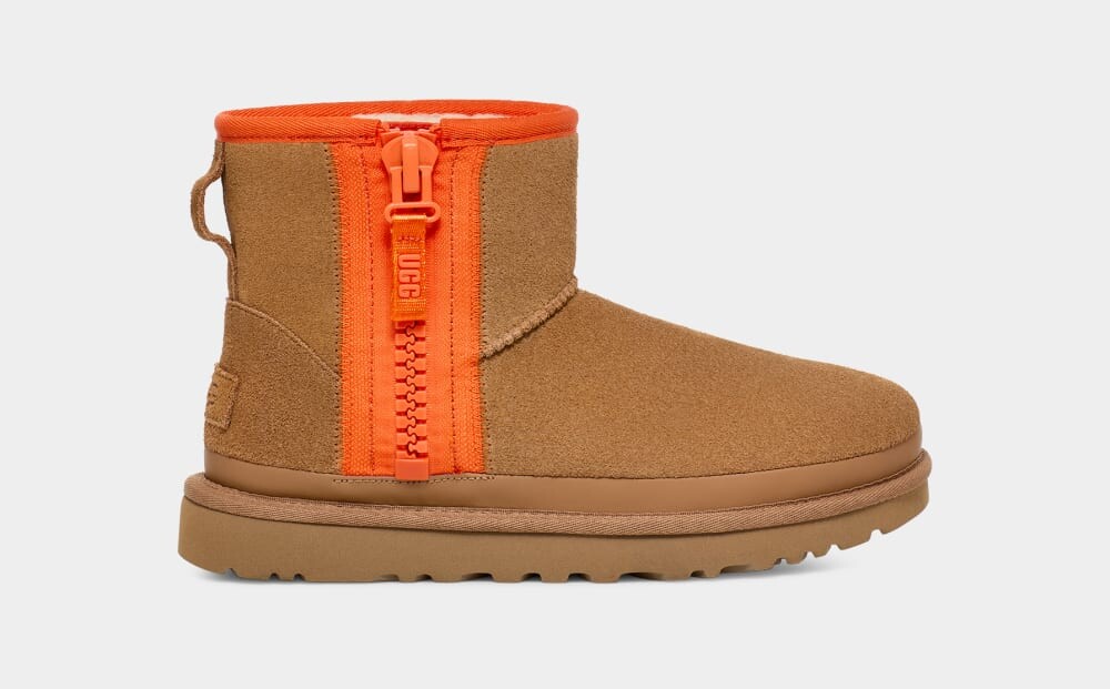 

Угги Classic Mini Zipper Tape Logo UGG, коричневый