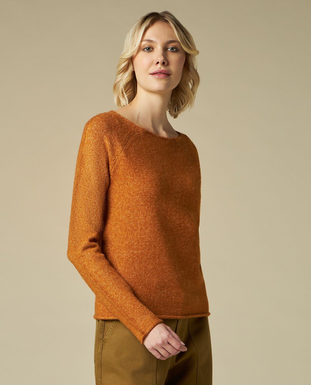 

Женский трикотаж из смесовой шерсти с воротником-лодочкой NICE&CHIC, желтый
