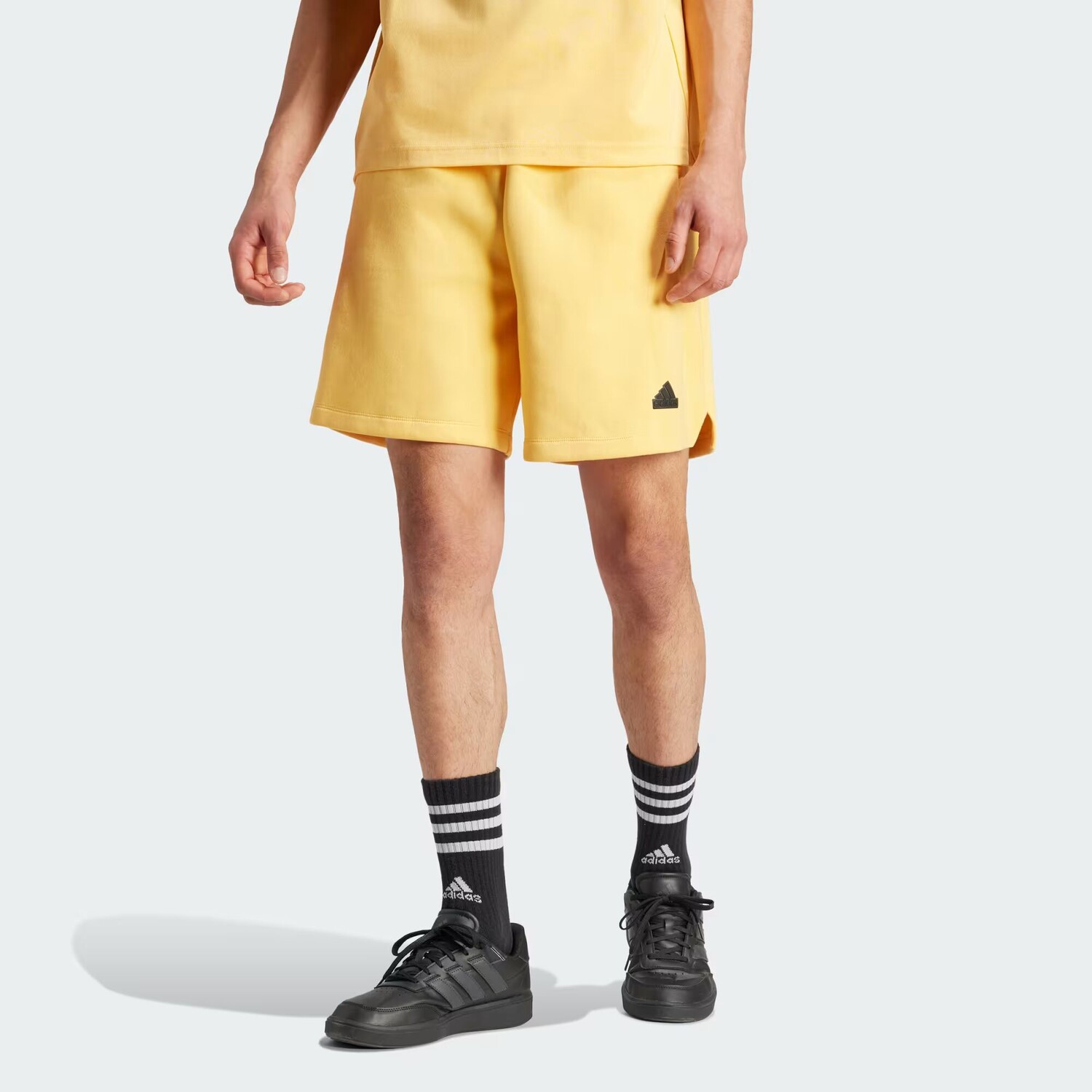 

Z.N.E. Премиум шорты Adidas, цвет Semi Spark