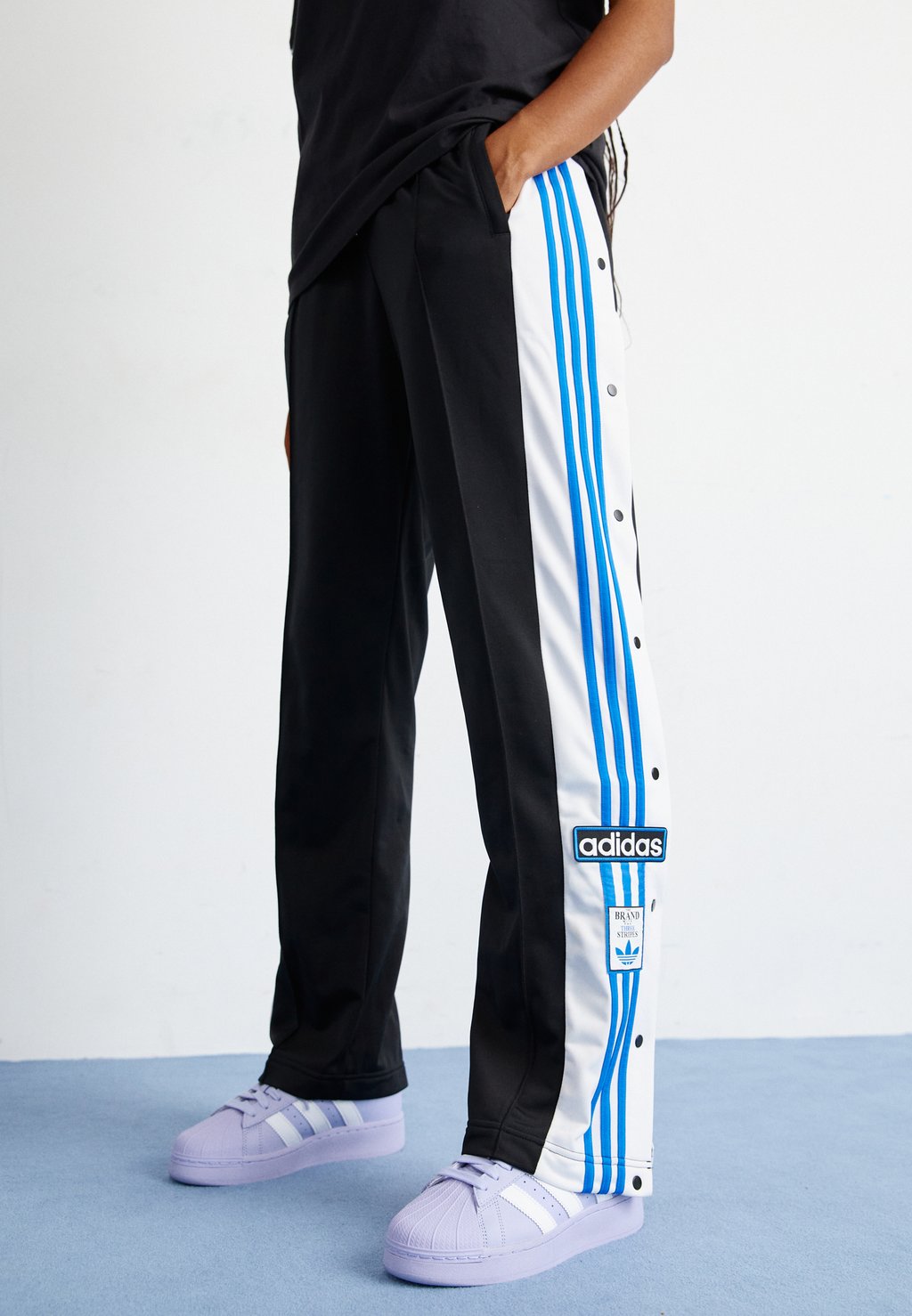 Спортивные штаны adidas Originals ADIBREAK PANT, черный/синяя птица/белый black bird termal hotel