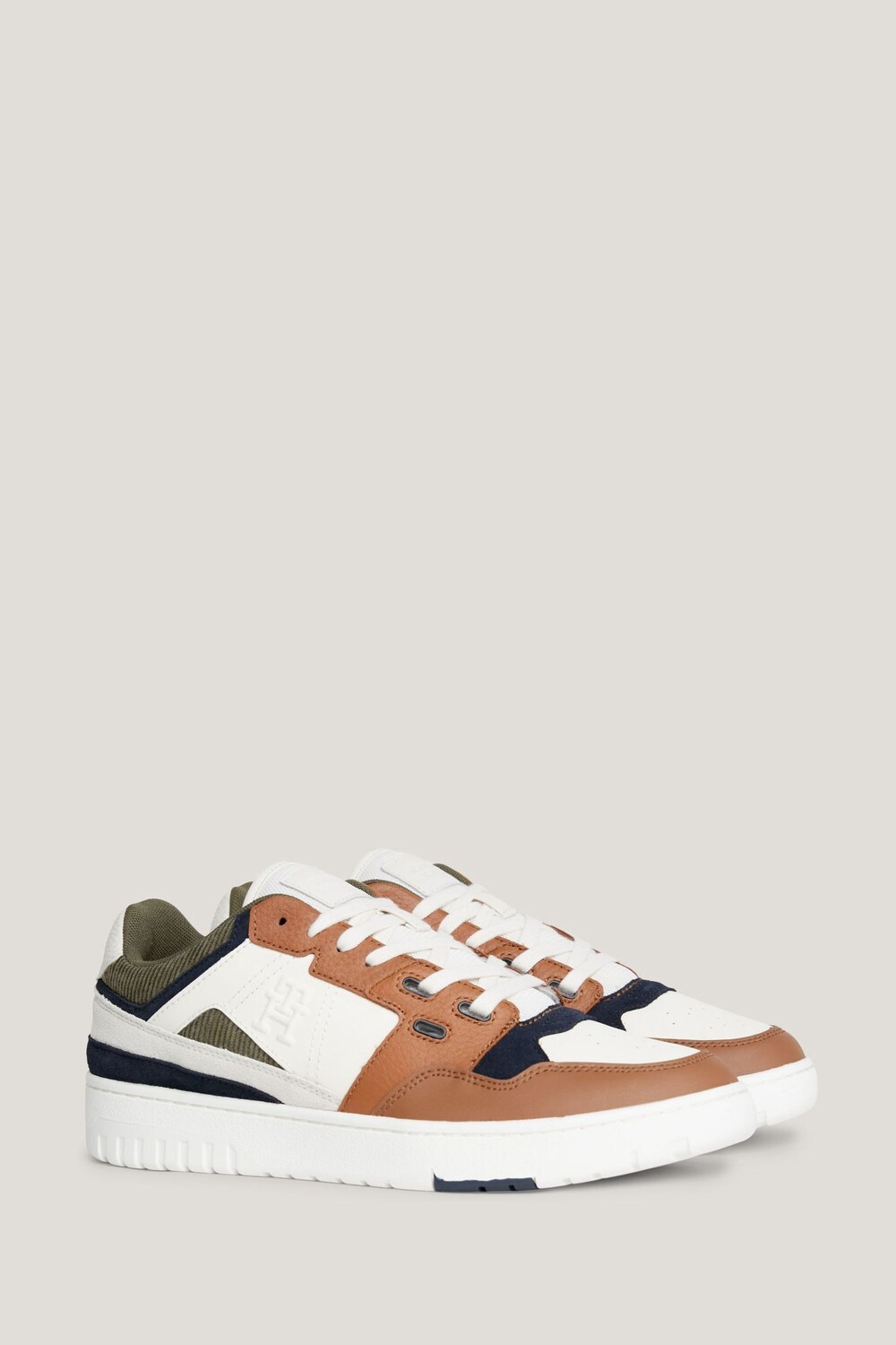 

Коричневые спортивные туфли Low Basket Tommy Hilfiger, коричневый
