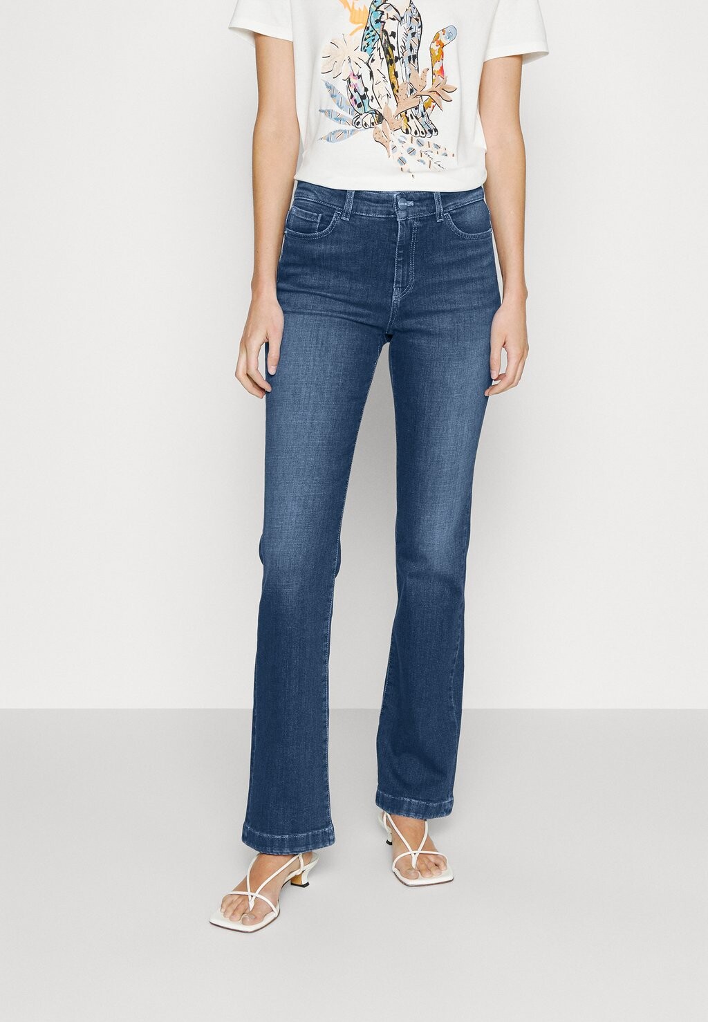 

Джинсы Bootcut Marc Cain, синий