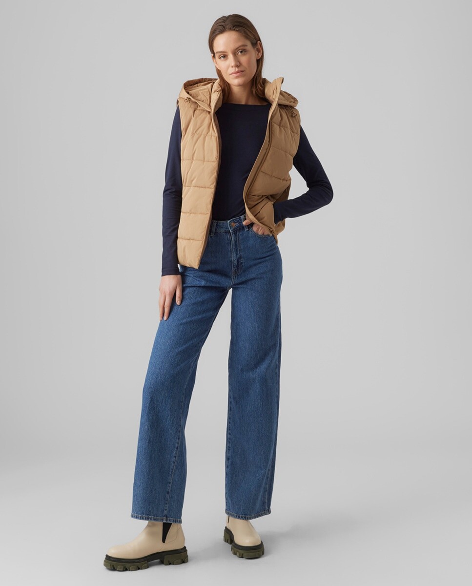 

Женский пуховик с шапкой Vero Moda, конфеты