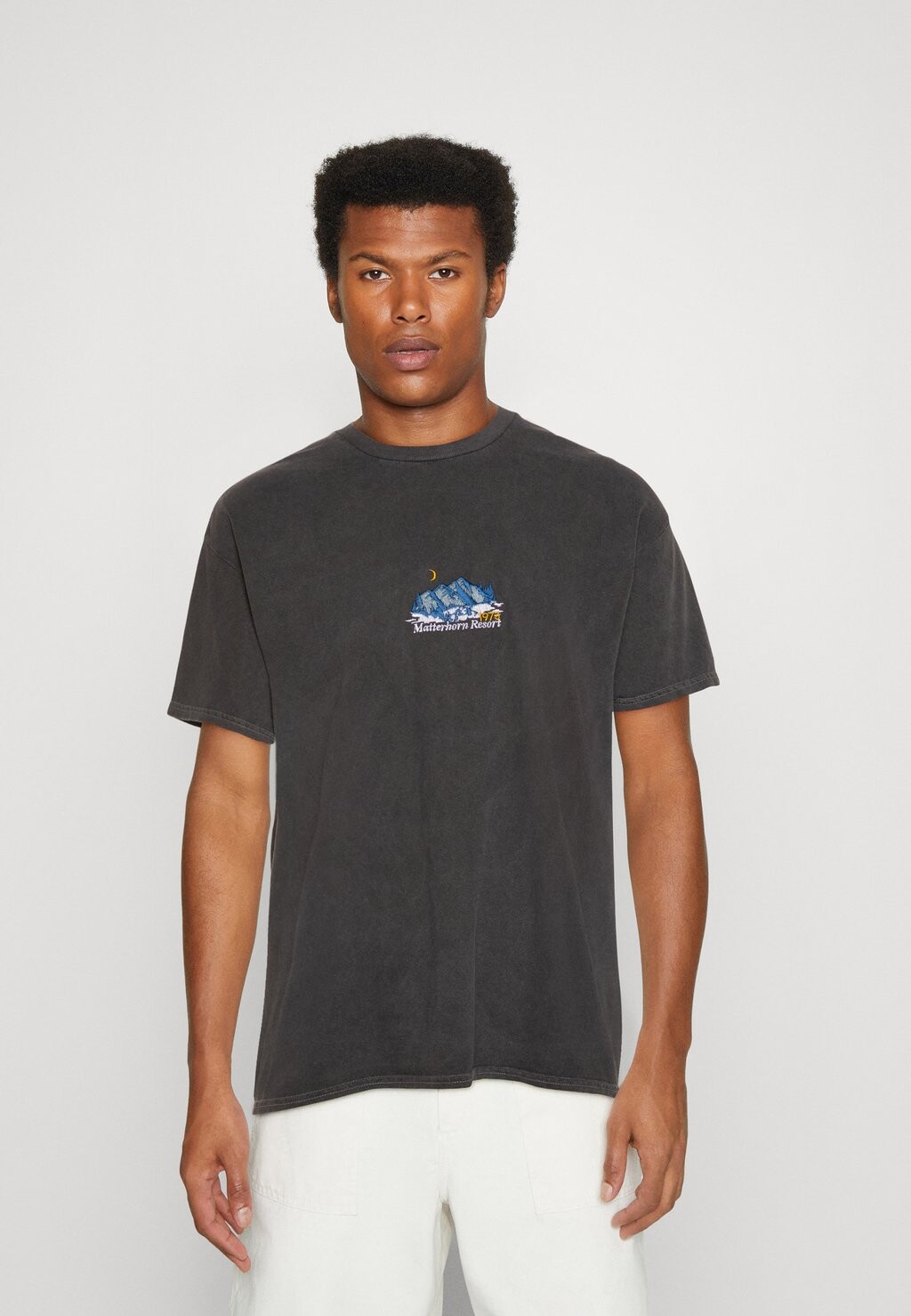 

Футболка с принтом MATTER HORN MINI TEE BDG Urban Outfitters, уголь