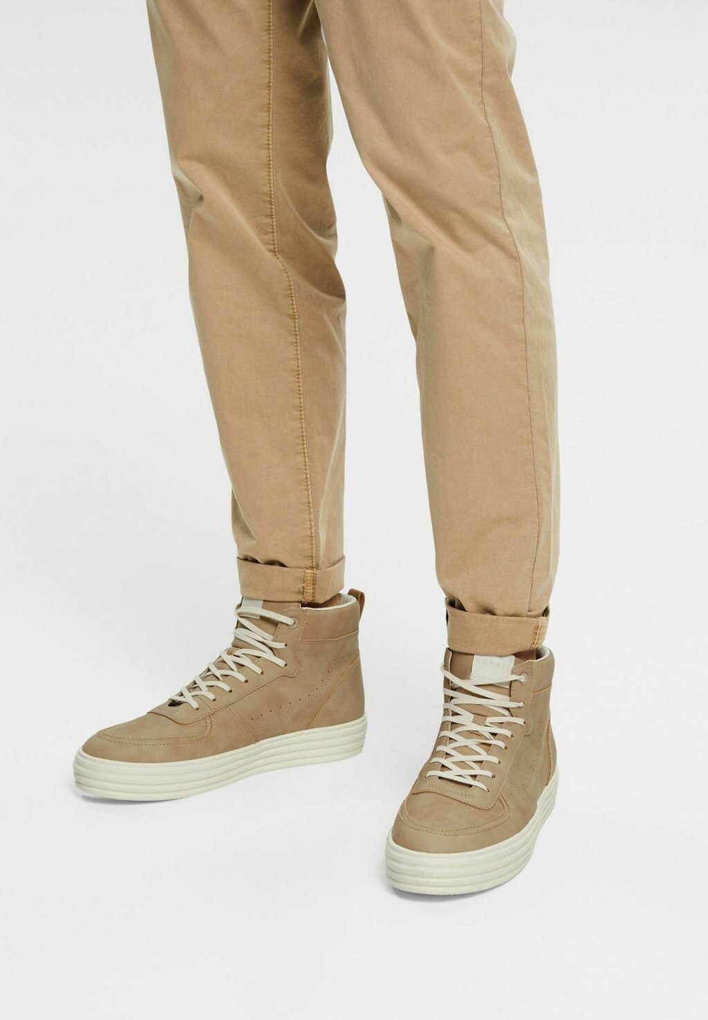 

Высокие кроссовки Esprit