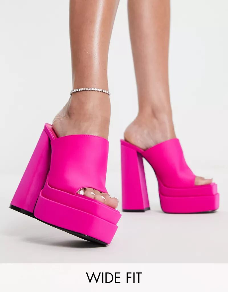Public Desire Wide Fit – очень высокие туфли-мюли с розовым атласом и подошвой на платформе