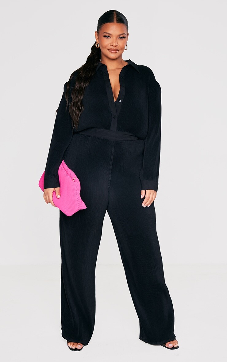

PrettyLittleThing Черный комбинезон-рубашка с плиссировкой Plus