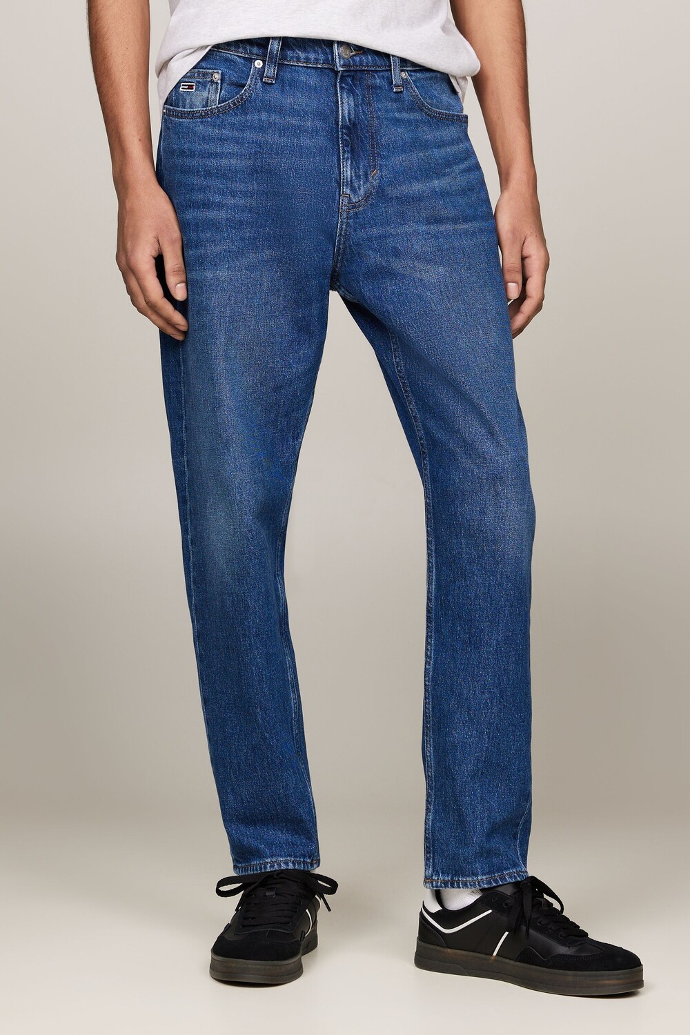 

Isaac свободные зауженные джинсы Tommy Jeans, синий