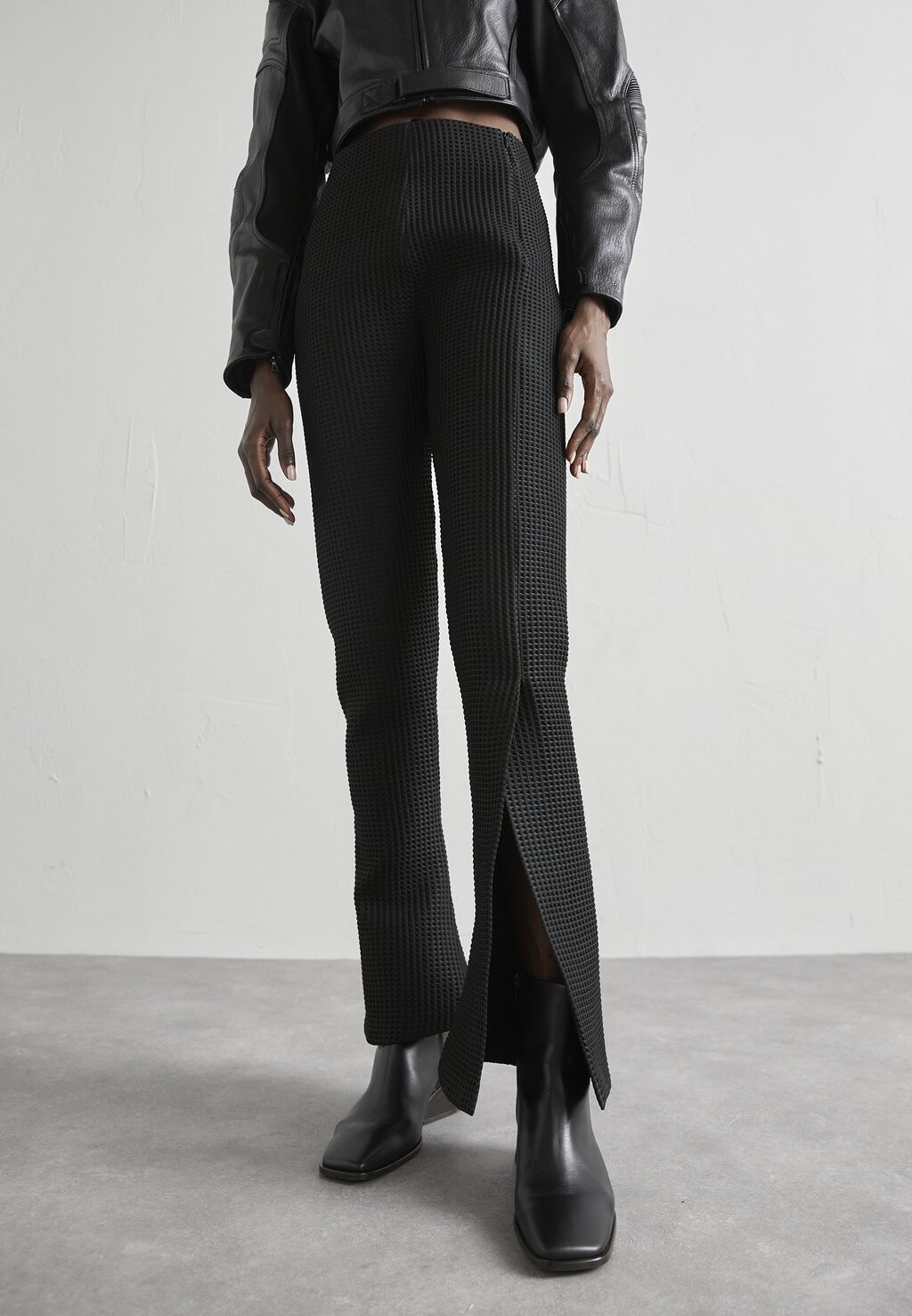 

Брюки Fitted Waffle Pants A.W.A.K.E. MODE, черный