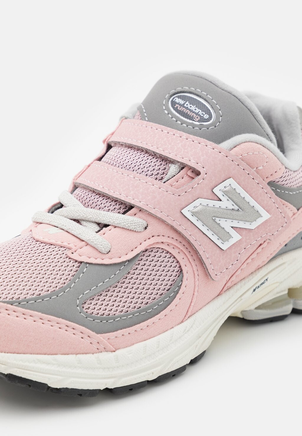 

Полуботинки 2002 New Balance, светло-розовый
